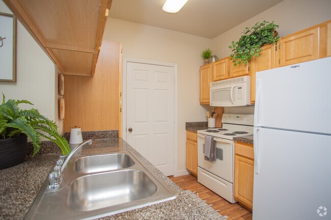 1BR, 1BA - 747SF - Providence Model - Highland Luxury Living