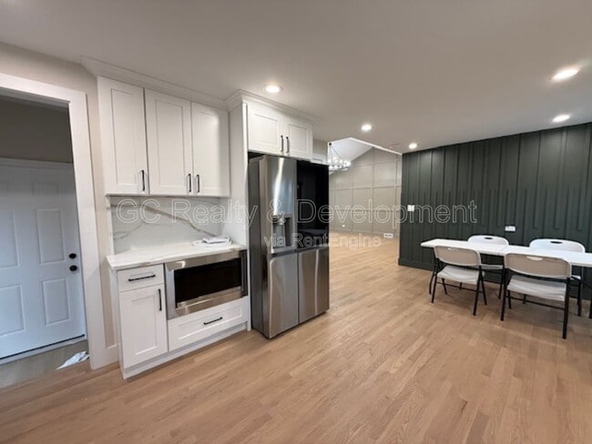 Building Photo - 465 Alexander Blvd