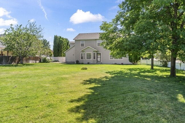 Building Photo - 15081 Widgeon Ave