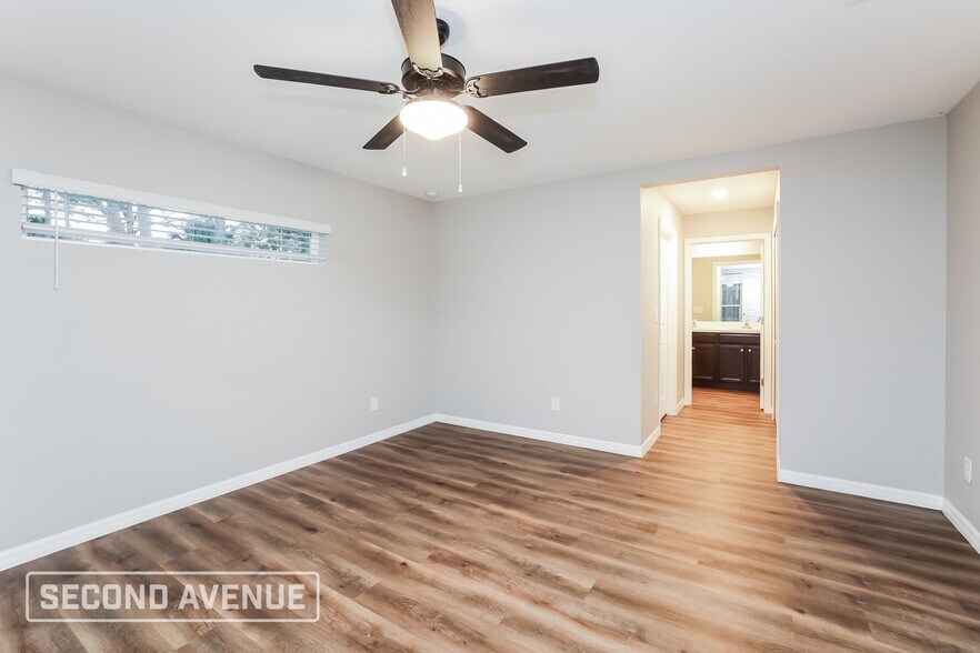 Building Photo - 14103 Hughes Ave