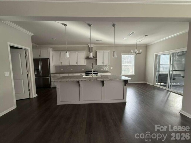 Building Photo - 2035 Beacon Ave