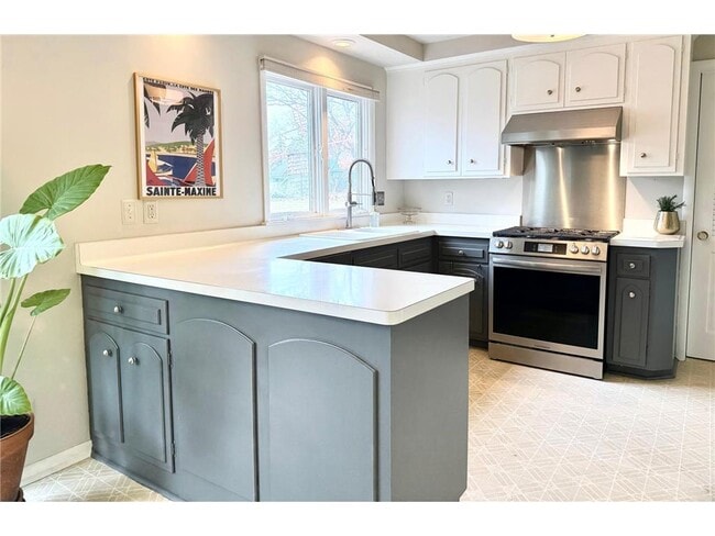 Building Photo - 6904 Gleason Rd