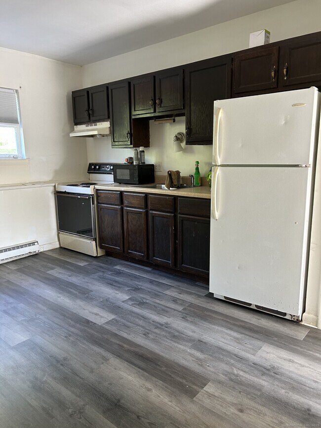 Building Photo - 74 Belair Dr