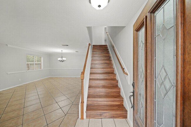 Building Photo - 18902 Sun Pass Dr