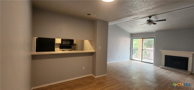 Building Photo - 1202 Thorpe Ln