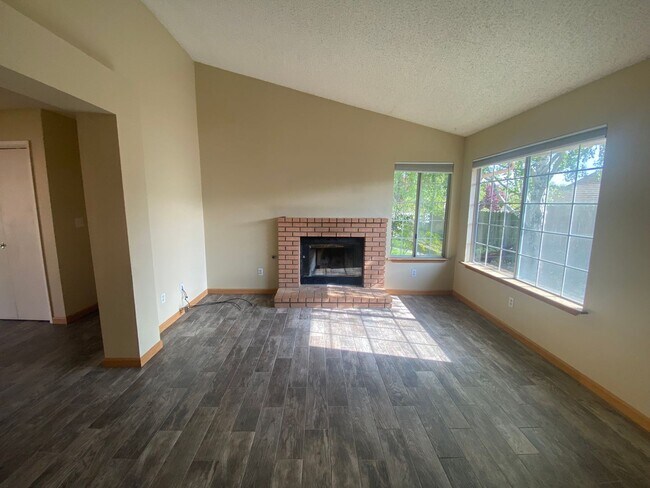 Building Photo - 1275 Peterson Ranch Rd