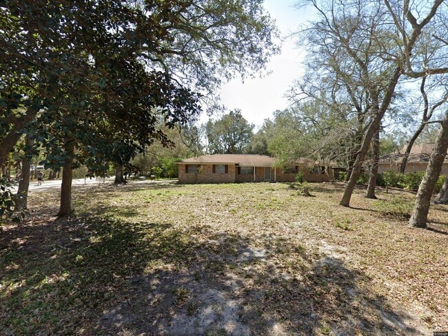 Building Photo - 4247 Sandy Bluff Dr E