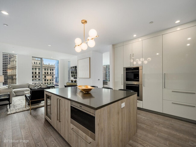 Building Photo - 403 N Wabash Ave