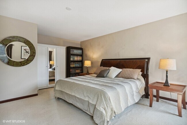 Building Photo - 4505 Yellowstone Ln N