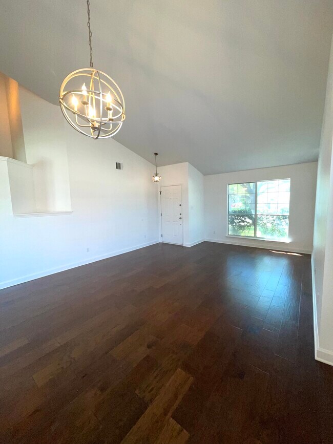 Building Photo - 3809 Willie Mays Ln
