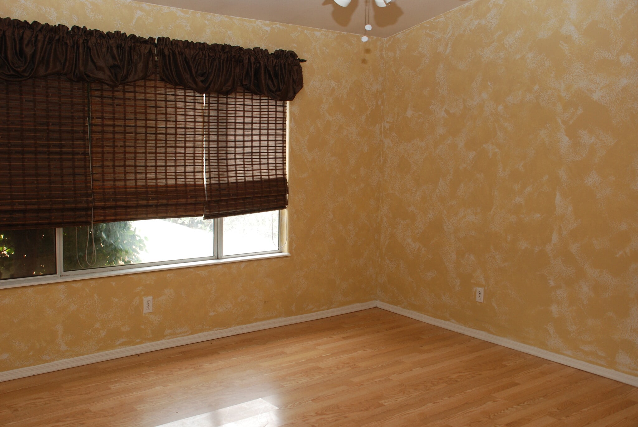 Building Photo - 514 W Laredo Ave