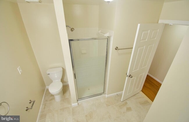 Building Photo - 5026 Dorchester Cir