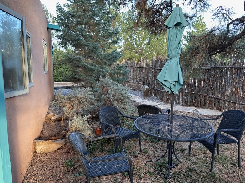 Building Photo - 1511 Don Gaspar Ave