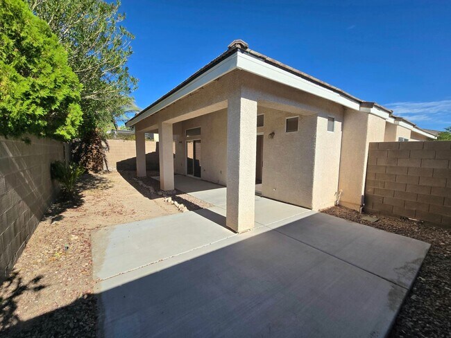 Building Photo - SOUTHWEST