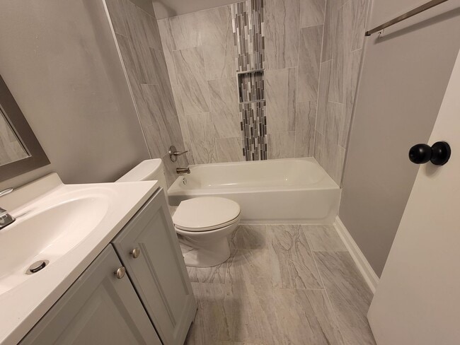 Building Photo - Fully Renovated 3BR/2BA Ranch-Style Townhome – SS Appliances &  Washer/Dryer