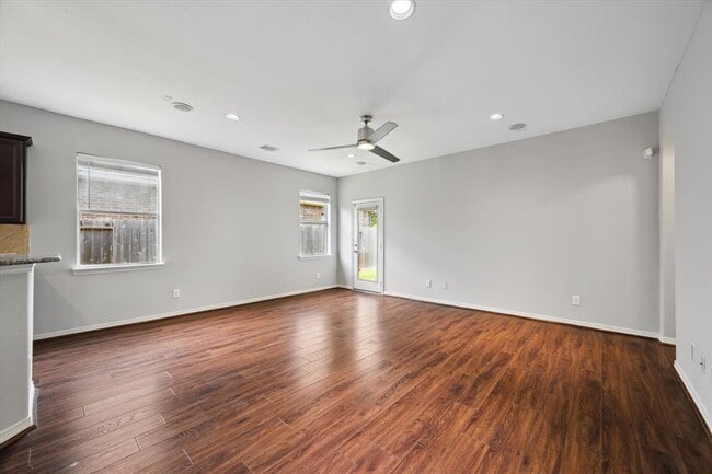 Building Photo - 3105 W Trail Dr