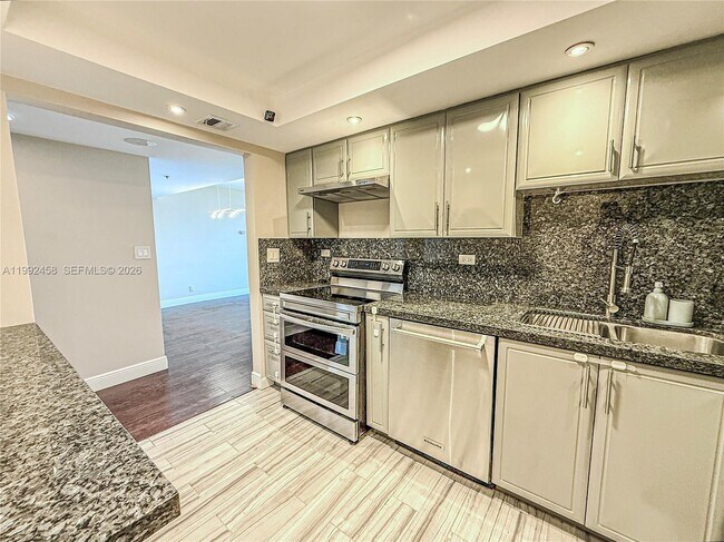 Building Photo - 20355 NE 34th Ct