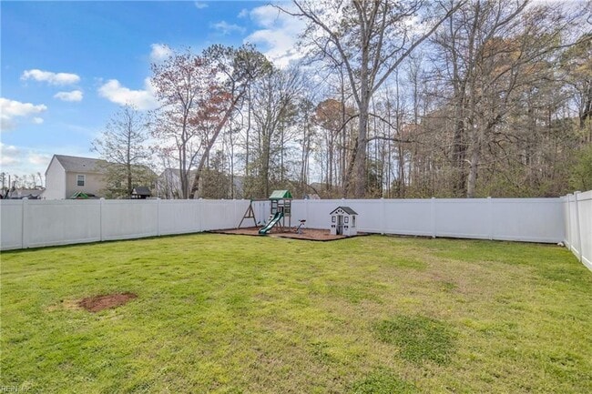 Building Photo - 106 Village Pointe Dr