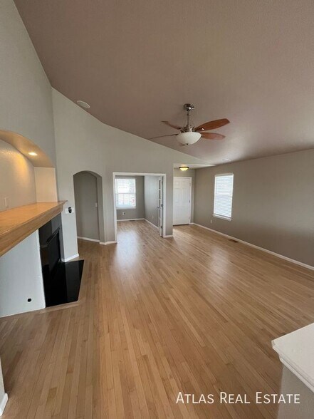 Building Photo - 15812 E 107th Ave