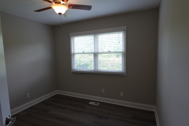 Building Photo - 1259 Knollwood Cir