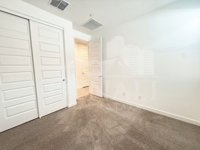 Building Photo - 12523 W Calle de Sol