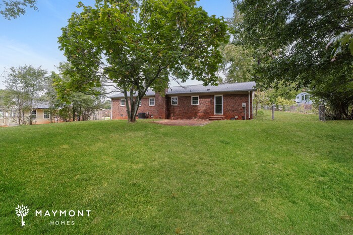 Building Photo - 151 Twin Creek Dr