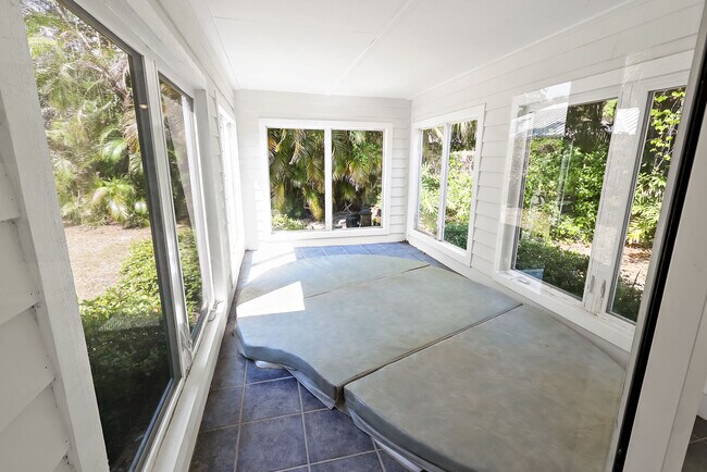 Building Photo - 410 Arrowhead Trail