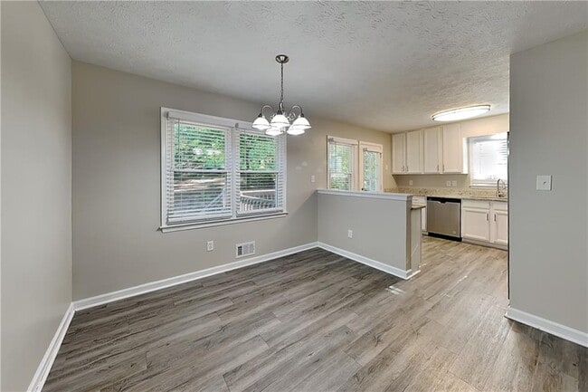 Building Photo - 434 Robin Hood Dr