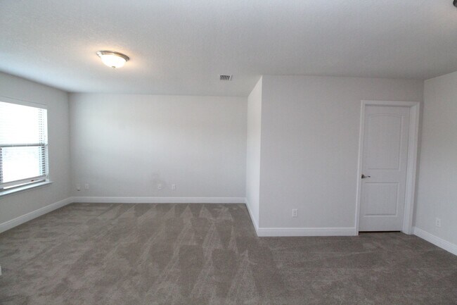 Building Photo - 4BR/2.5BA Home Near NAS Pensacola with First-Floor Primary, Stainless Kitchen & Covered Patio
