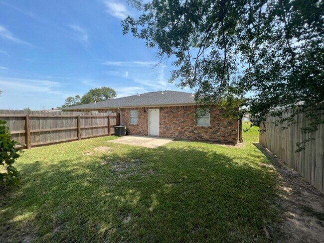 Building Photo - 4334 Eileen St