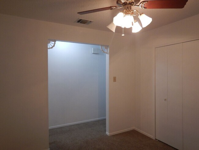 Building Photo - 5906 Spring Crossing
