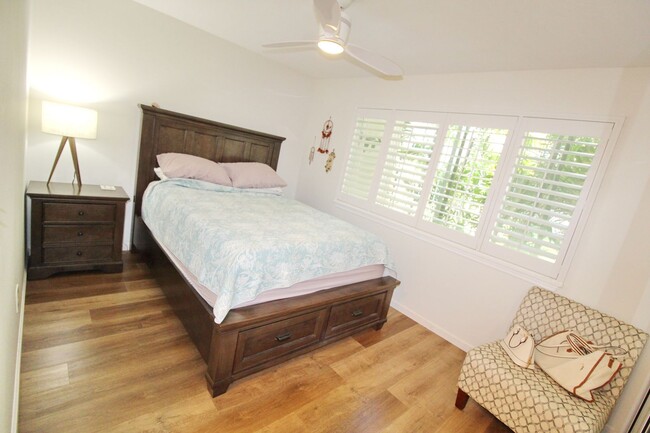 Building Photo - Nicely Remodeled and Furnished 2 Bed 2 Bat...