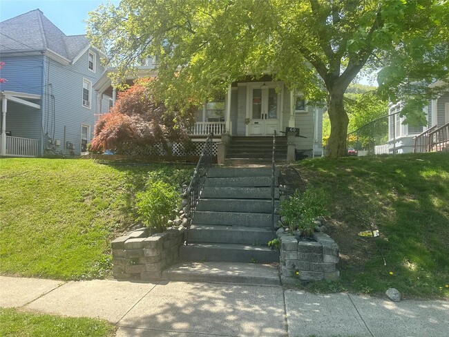 Primary Photo - 60 Hudson Ave