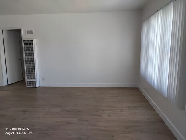 Building Photo - 238 3/4 Rexford Dr