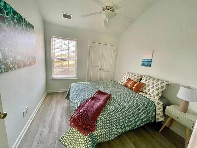 Building Photo - 1698 Low Country Pl