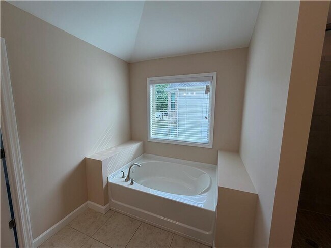 Building Photo - 4525 Highfield Dr
