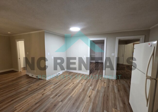 Building Photo - 706 Hedrick Dr