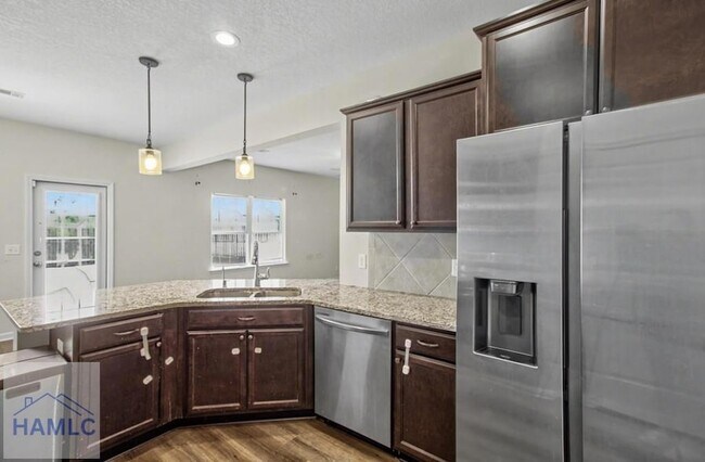 Building Photo - 121 Battalion Ln