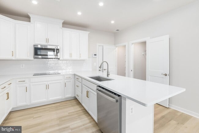 Building Photo - 44514 Wolfhound Sq