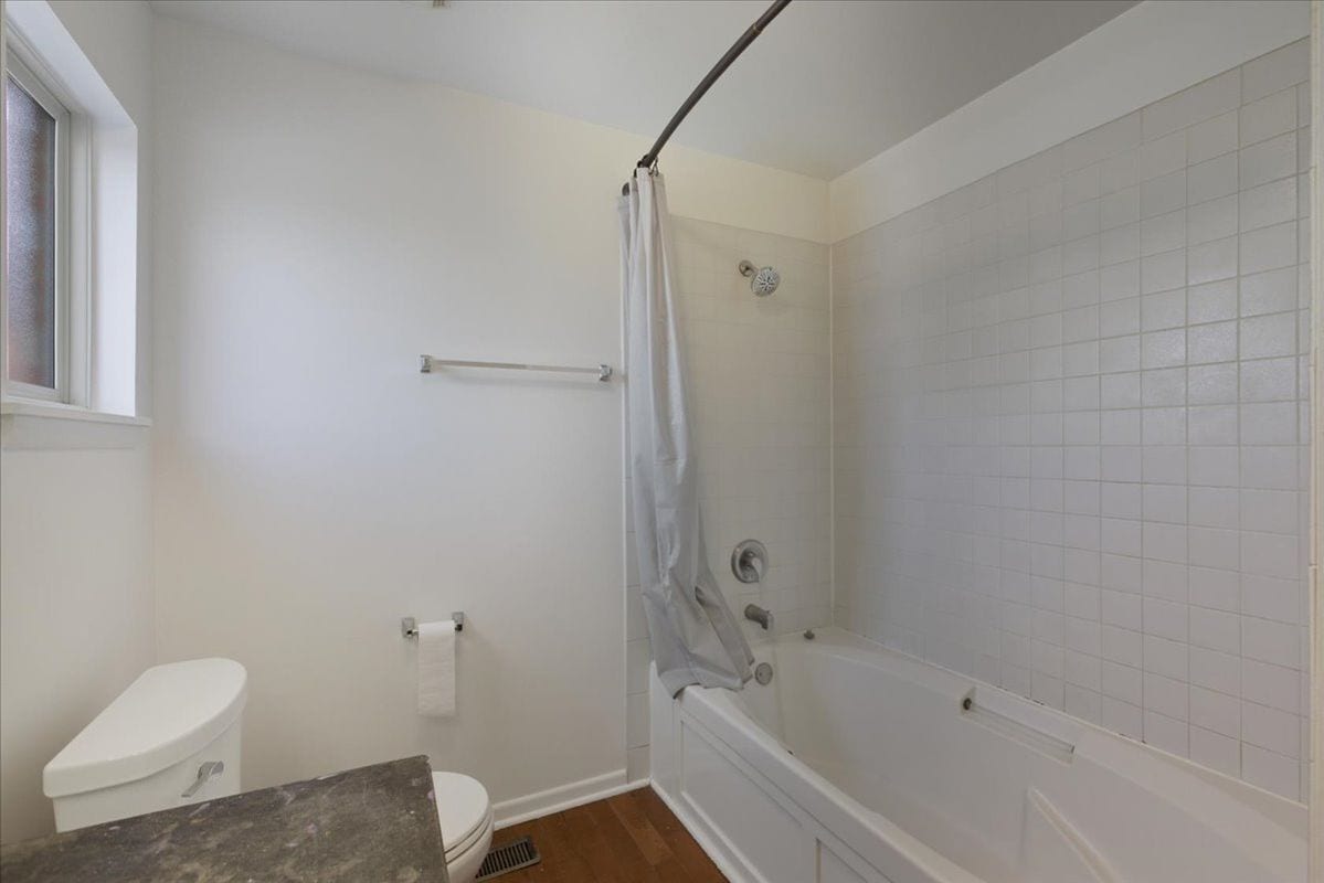 Building Photo - 4530 S Woodlawn Ave