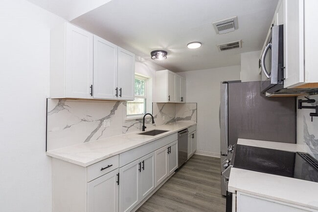 Building Photo - 11423 Hazen St