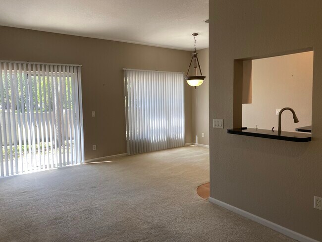 Building Photo - 7970 Evelyn Ct