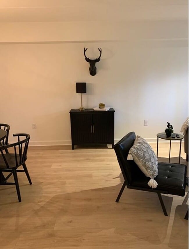 Building Photo - 4 Grand Hall