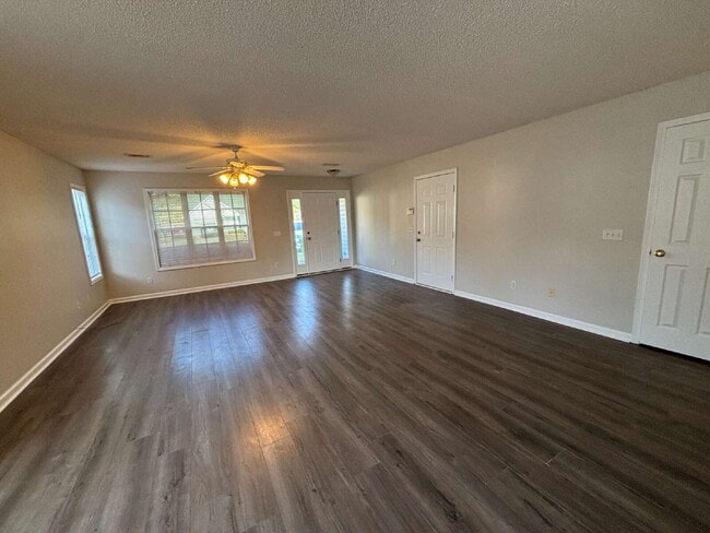 Building Photo - 165 Radford Cir