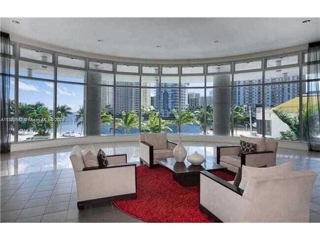 Building Photo - 300 S Biscayne Blvd