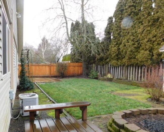 Building Photo - 3Bd/2Ba Single Story House - Available Soon!