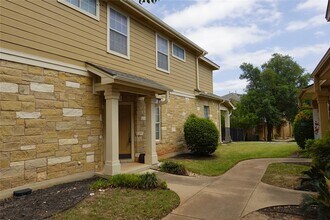 Building Photo - 16100 S Great Oaks Dr