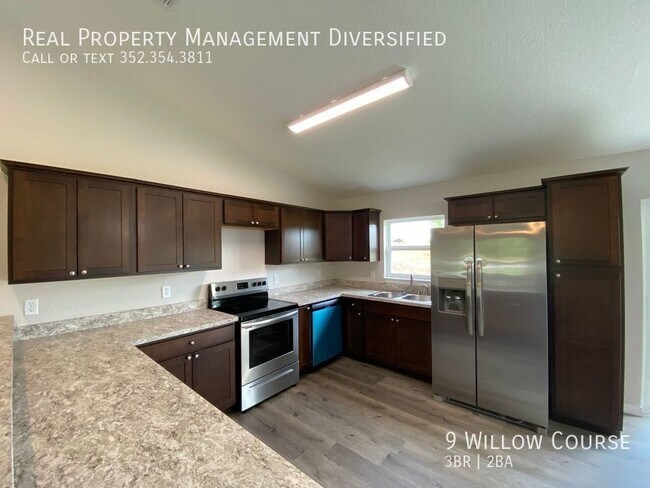 Building Photo - 9 Willow Course