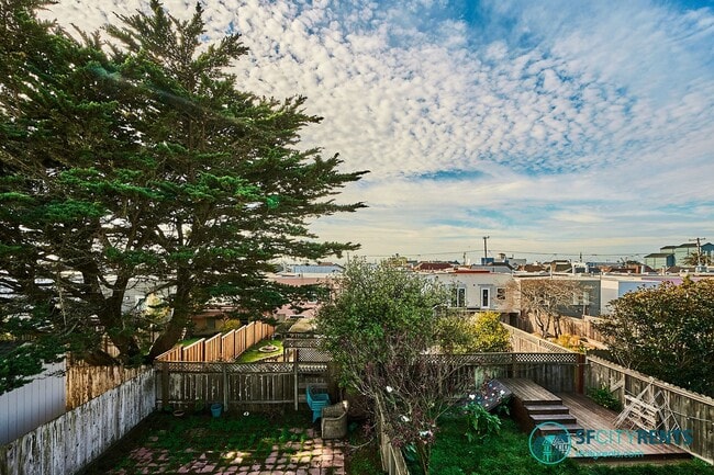 Building Photo - Outer Sunset: Updated Single Family Home w/ Bonus Rooms, Deck, Yard, Garage, EV Charger, Power Wa...