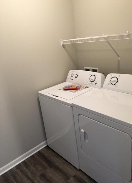 Building Photo - 811 SE 10th Ln